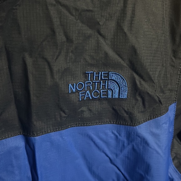 The North Face Hyvent 2.5L Light Jacket Waterproof Shell Packable Outdoor Medium - Picture 2 of 7